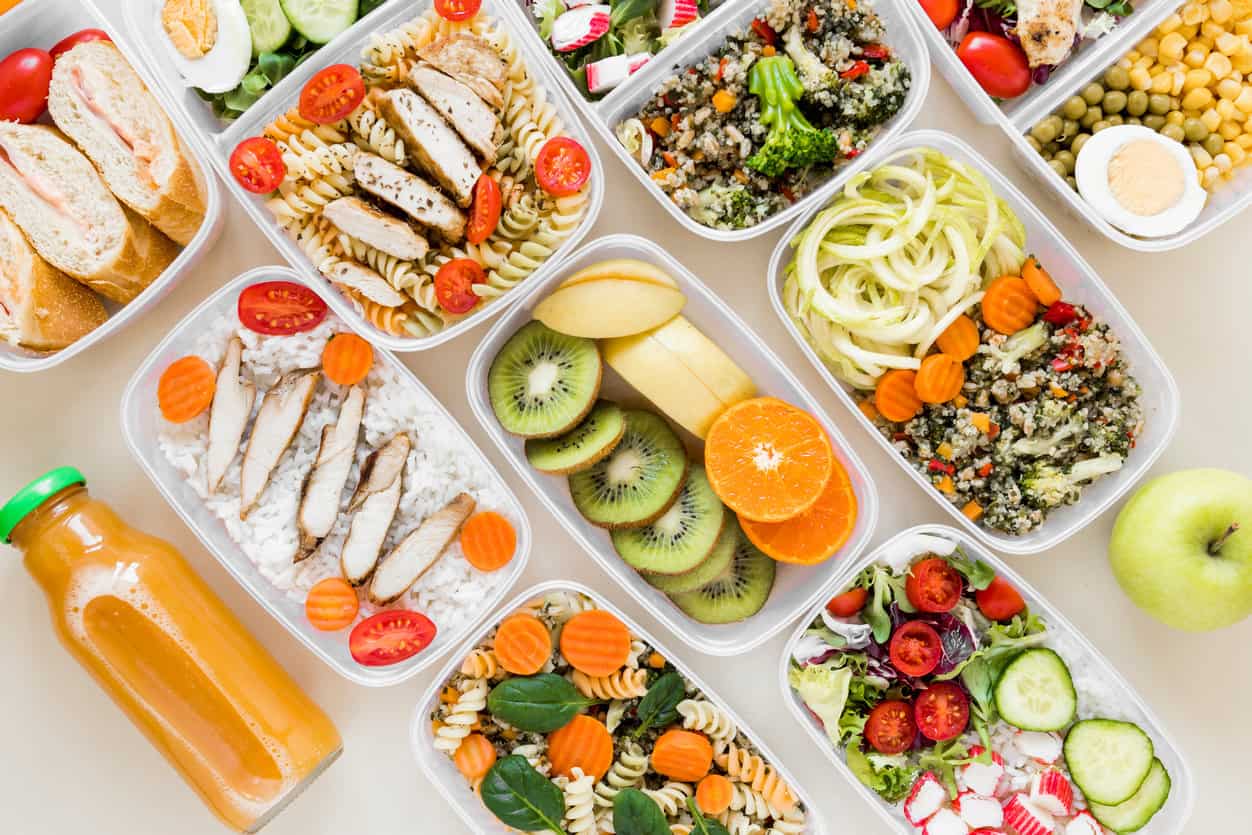 Na czym polega catering dietetyczny i czy można dzięki niemu schudnąć?