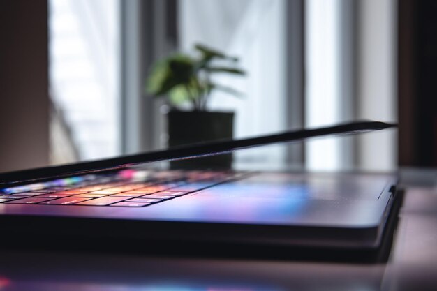 Porównanie wydajności i mobilności w laptopach biznesowych serii ThinkPad